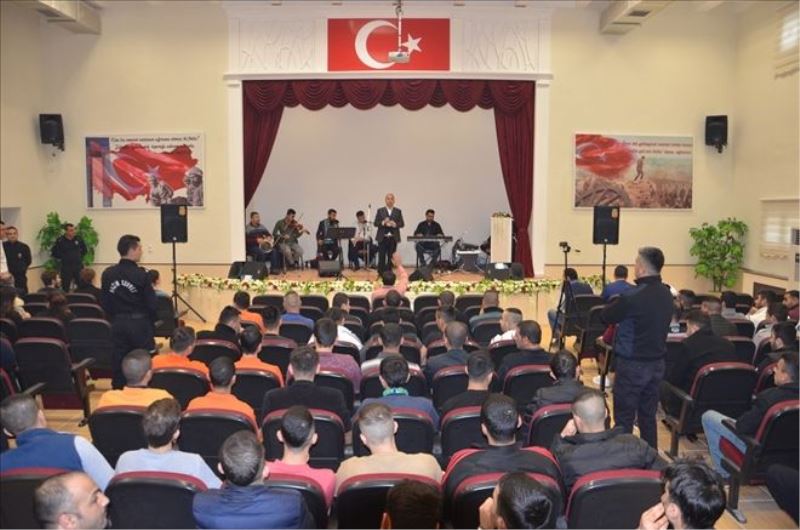 Cezaevinde Türk müziği konseri