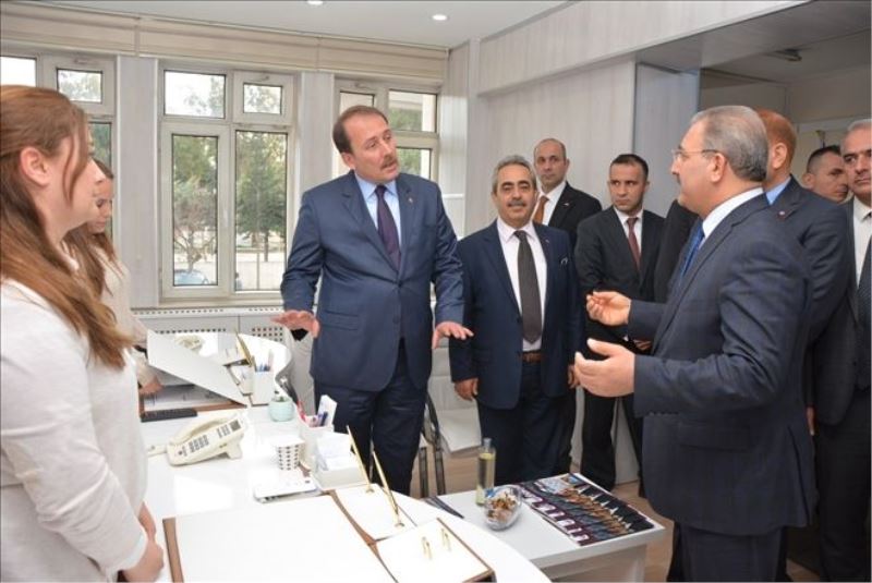 AKP Genel Başkan Yardımcısının belediye ziyareti