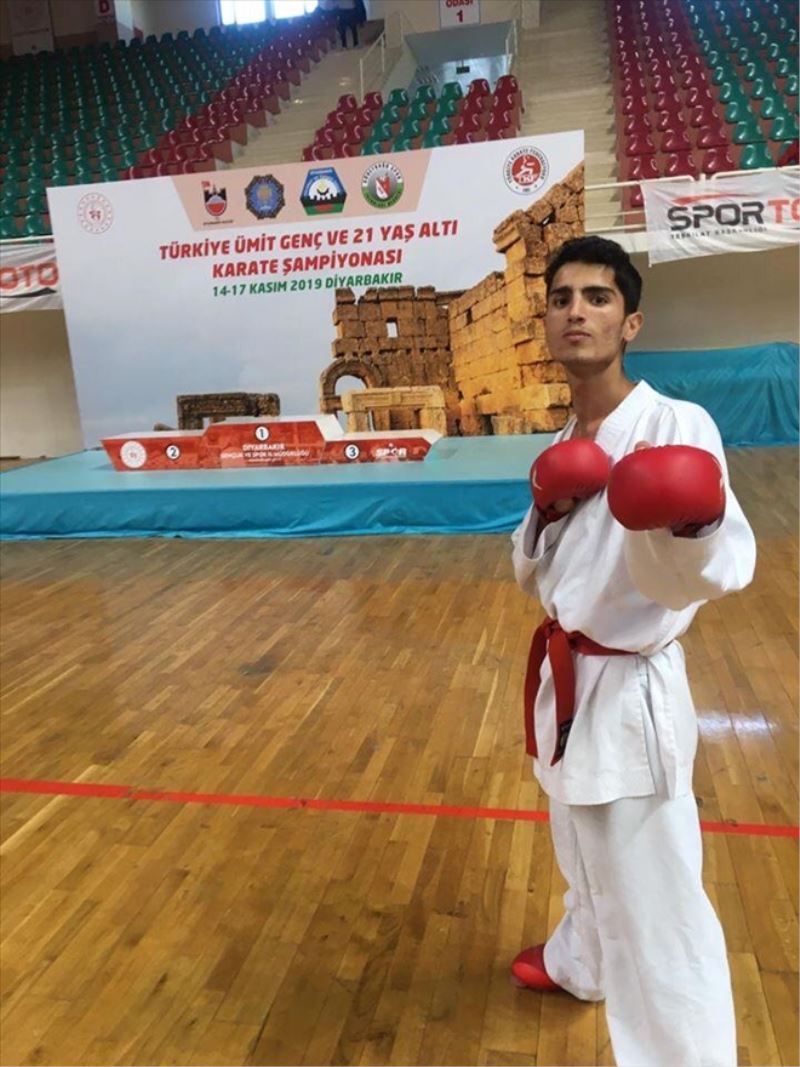 Antakyalı karateci Türkiye üçüncüsü