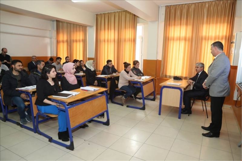 Suriyeli öğretmenlere Türkçe eğitimi