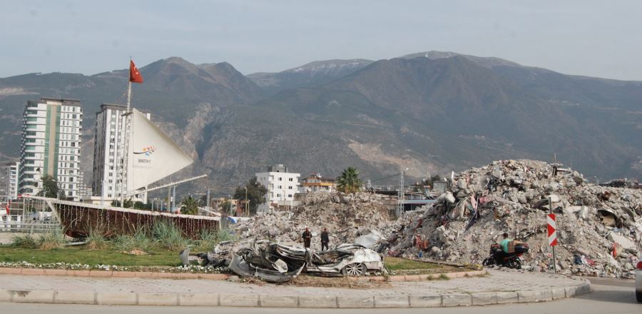 Deprem bölgesinde ‘fatura, haşere ve kamulaştırma’ sorunu