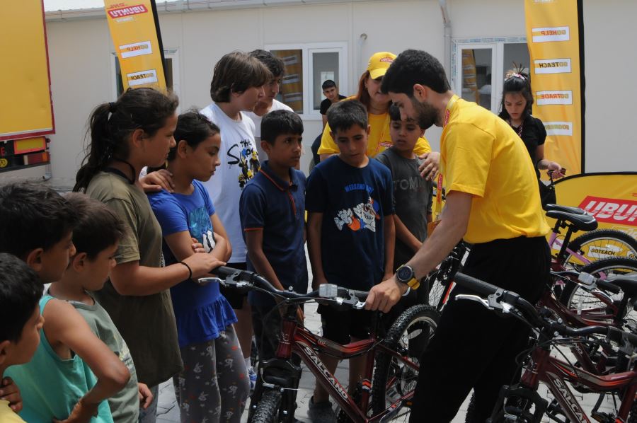 Çocuklar için bisiklet istasyonu