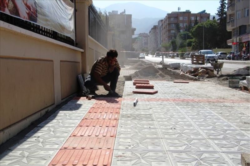 Dingil, kaldırım çalışmasını denetledi