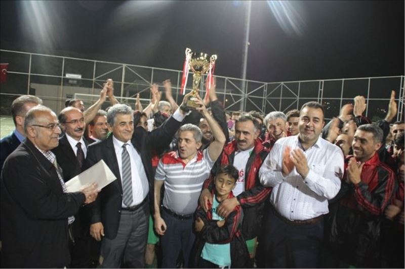 Ulaşspor, 2-0 yendi şampiyon oldu  