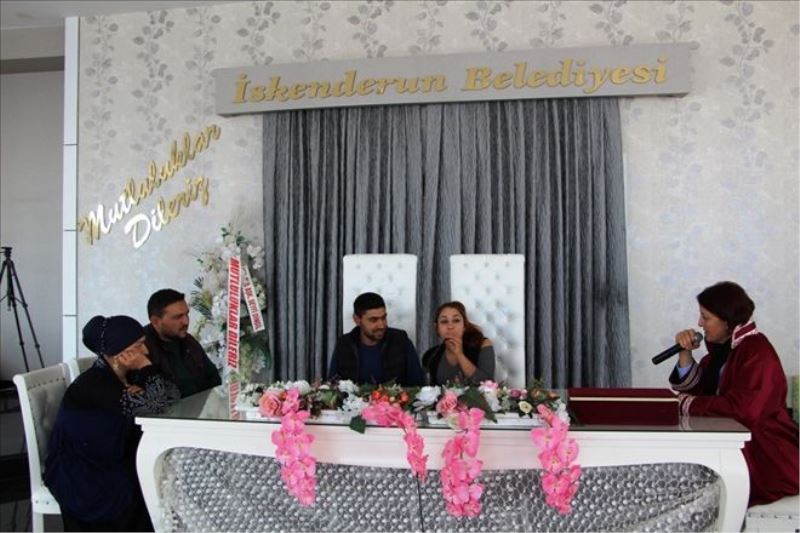 İskenderun´da toplu nikah