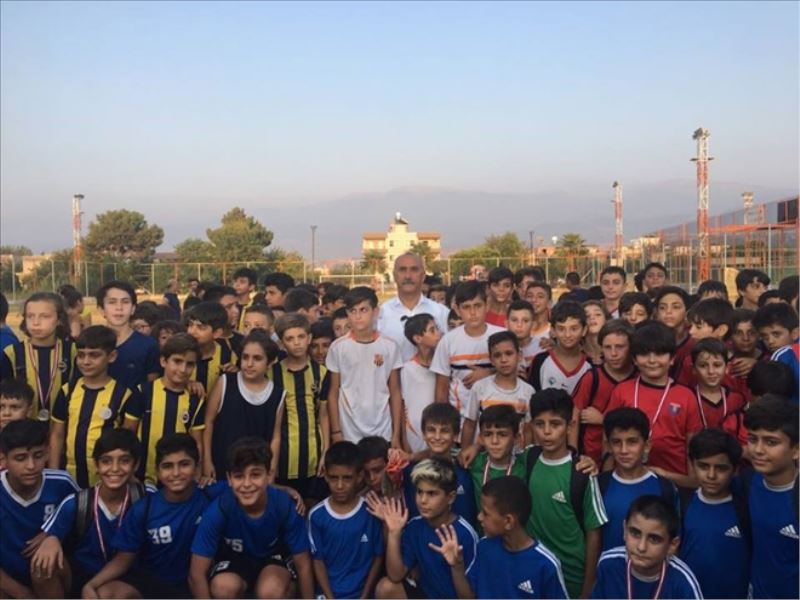 Belediyeden minikler futbol şenliği