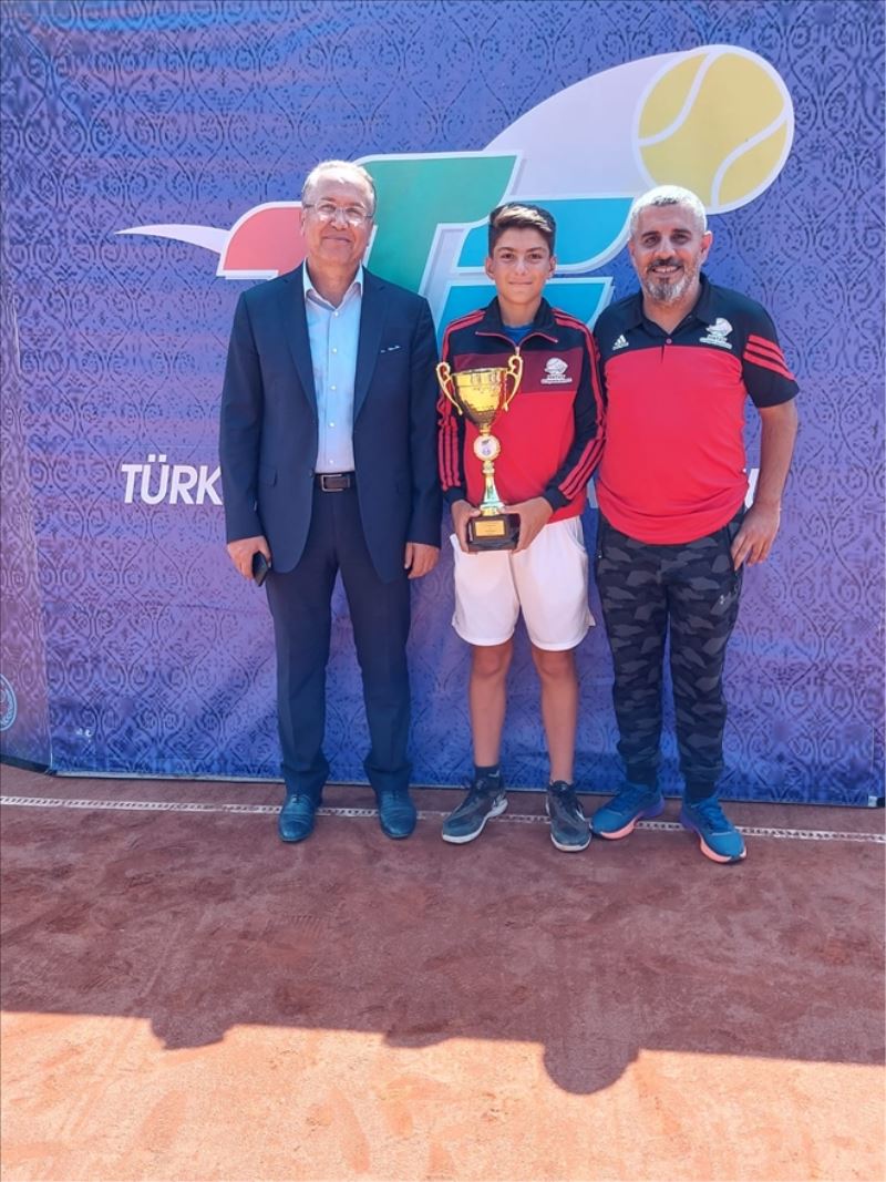 Tenis sporcusu Gökpınar, milli takımda