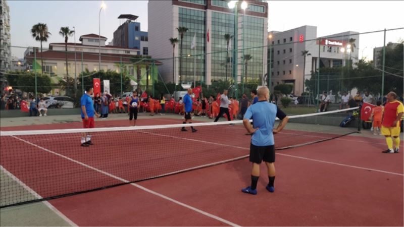Belediyeden ayak tenisi turnuvası