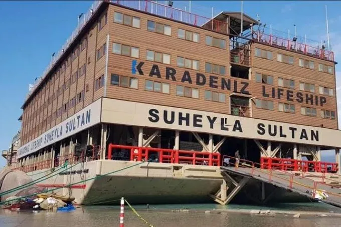 Süheyla Sultan gemisi barınaktan ayrıldı