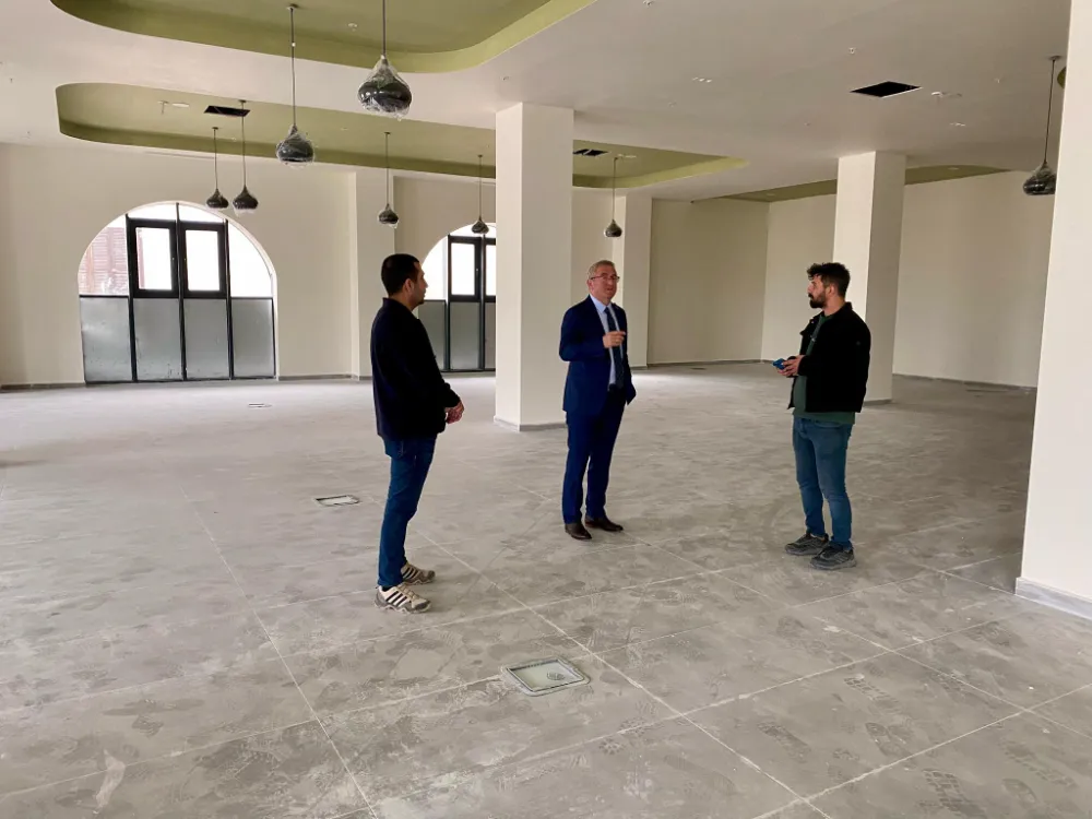 Kütüphane inşaatında inceleme